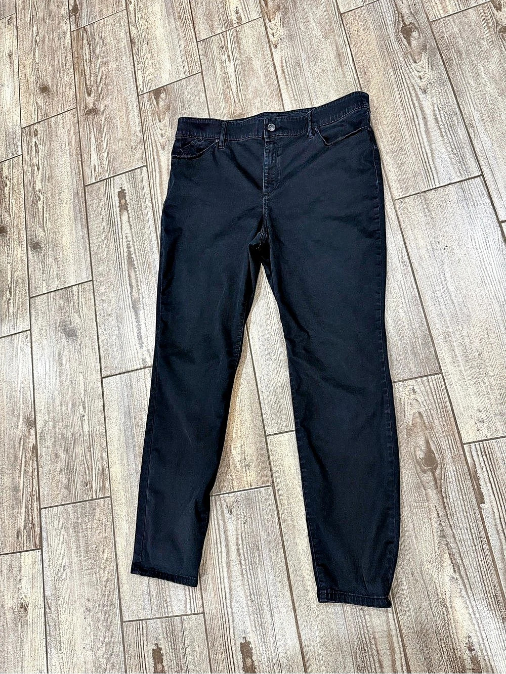 Chico's Women's Straight Leg Pants in Black Size 2.5R